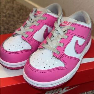 Nike Kids Sneakers in Pink and White